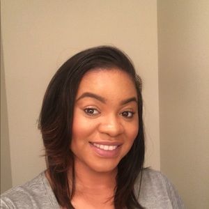 Meet your Posher, Dee